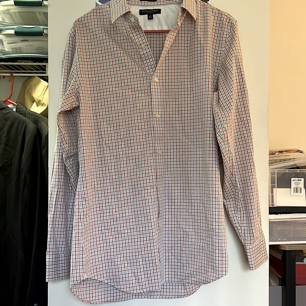 Banana Republic Grant Fit size medium men’s dress shirt (non iron).